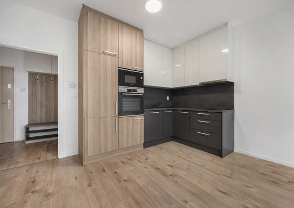 MARKENBERG - na prenájom 2i byt s predzáhradkou, šatníkom a parkovacím miestom