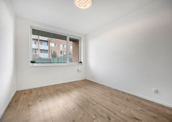 MARKENBERG - na prenájom 2i byt s predzáhradkou, šatníkom a parkovacím miestom