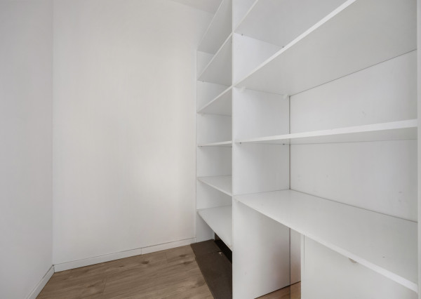 MARKENBERG - na prenájom 2i byt s predzáhradkou, šatníkom a parkovacím miestom