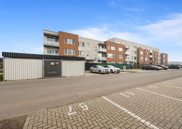 MARKENBERG - na prenájom 2i byt s predzáhradkou, šatníkom a parkovacím miestom