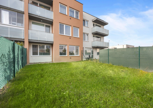 MARKENBERG - na prenájom 2i byt s predzáhradkou, šatníkom a parkovacím miestom