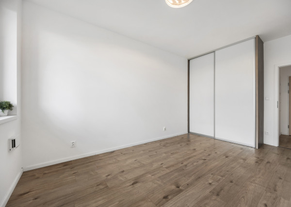 MARKENBERG - na prenájom 2i byt s predzáhradkou, šatníkom a parkovacím miestom