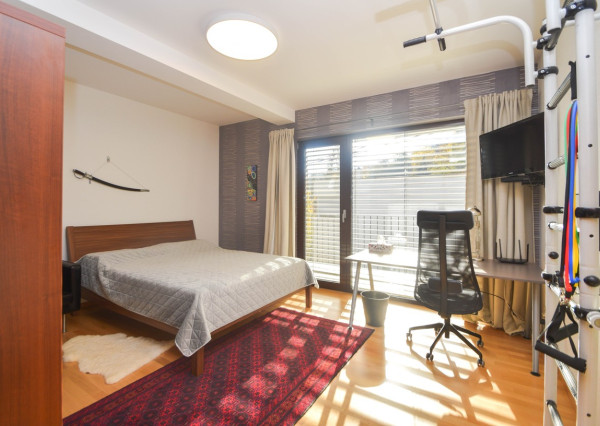 Elegantný 6-izb. rodinný dom s výhľadom na les a mesto - Ahoj