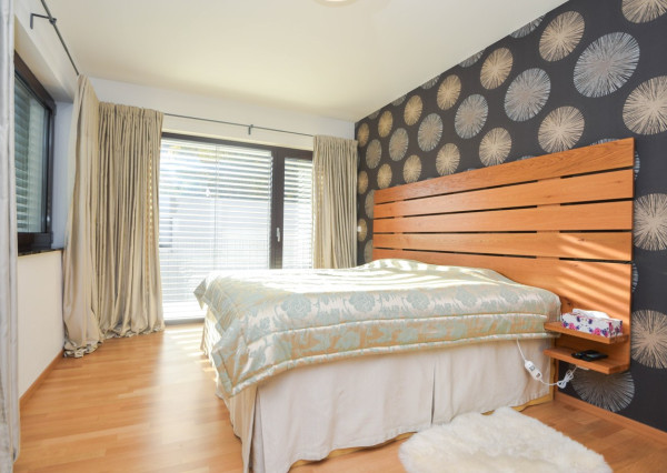 Elegantný 6-izb. rodinný dom s výhľadom na les a mesto - Ahoj