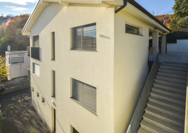 Elegantný 6-izb. rodinný dom s výhľadom na les a mesto - Ahoj