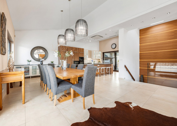 MARKENBERG I Výnimočný 6-izb. rodinný dom s výhľadom na les a mesto