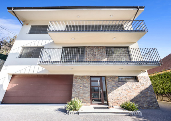 MARKENBERG I Výnimočný 6-izb. rodinný dom s výhľadom na les a mesto