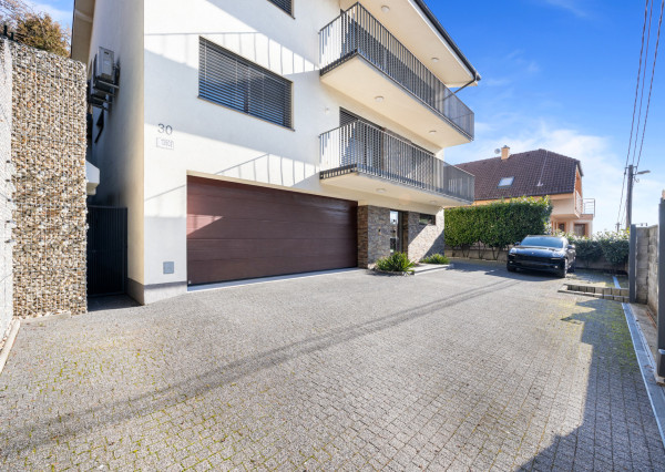 MARKENBERG I Výnimočný 6-izb. rodinný dom s výhľadom na les a mesto