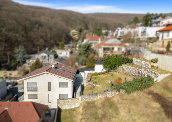 MARKENBERG I Výnimočný 6-izb. rodinný dom s výhľadom na les a mesto