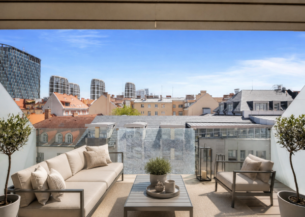 Exkluzívny 3-izbový penthouse s terasou a výhľadom na downtown - Dunajská ul.