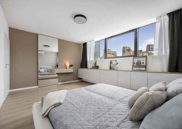 Exkluzívny 3-izbový penthouse s terasou a výhľadom na downtown - Dunajská ul.