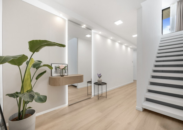 Exkluzívny 3-izbový penthouse s terasou a výhľadom na downtown - Dunajská ul.