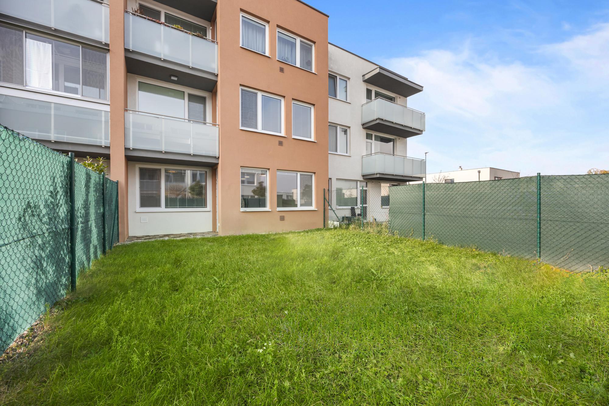 MARKENBERG - na prenájom 2i byt s predzáhradkou, šatníkom a parkovacím miestom